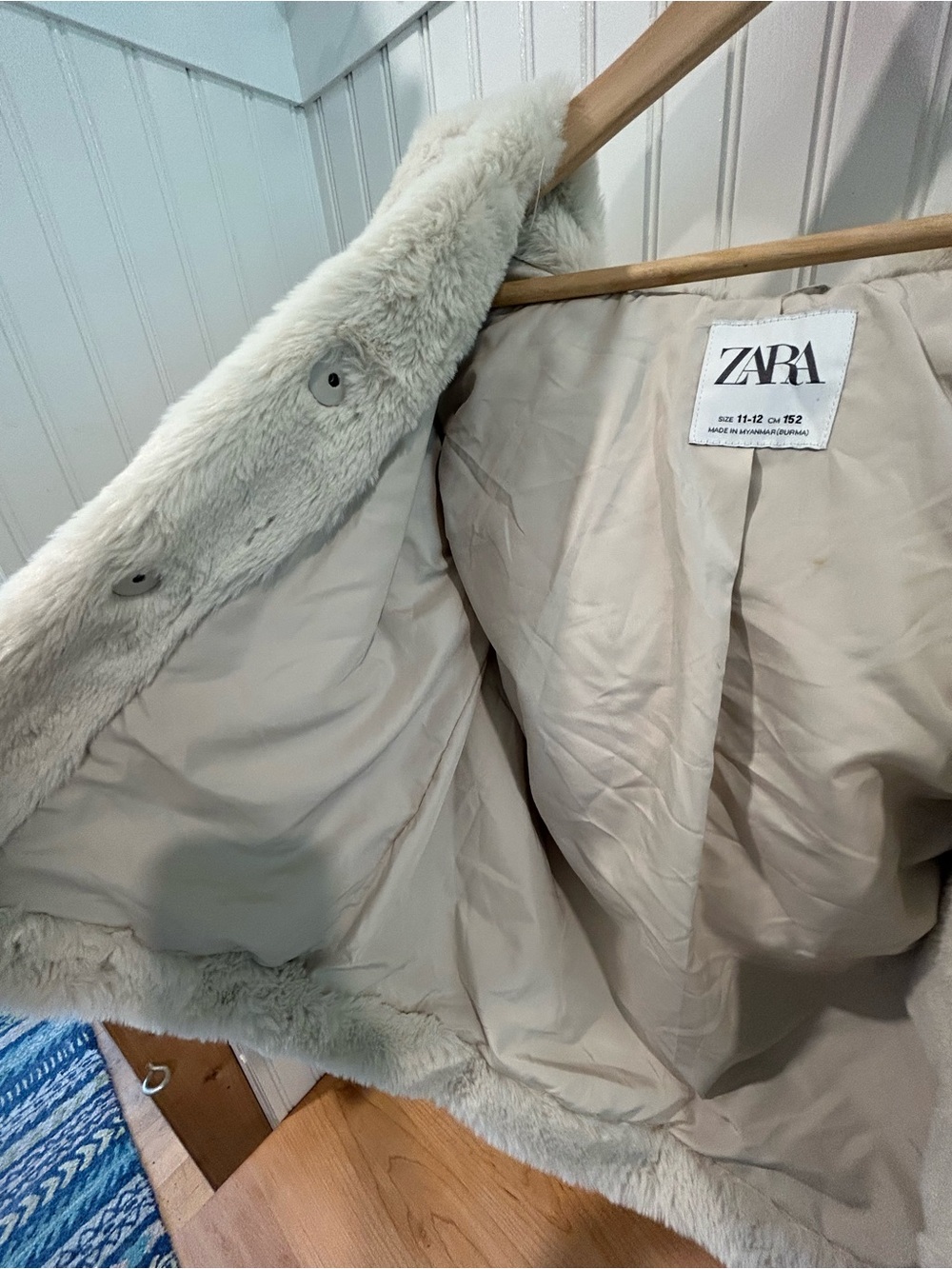 Zara Plush Faux-Fur Cropped Jacket in Light Cream - Picture 5 of 7